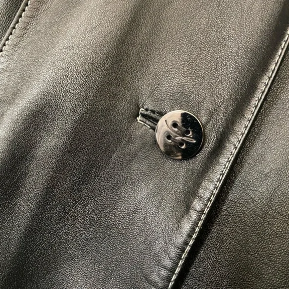 Venus Williams long leather coat. - Picture 3 of 9